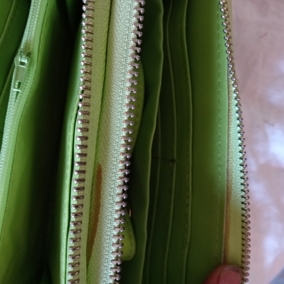 All vegan wallets or wrislets - Picture 6 of 8